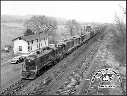ARHS-Hw-1950s-HwBoro-Train-Housing-RDG-503-Schopp-HwRR-ARHS-563