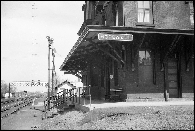 ARHS-Hw-1950s-HwBoro-Train-Station-Side-HwRR-ARHS-02.jpg