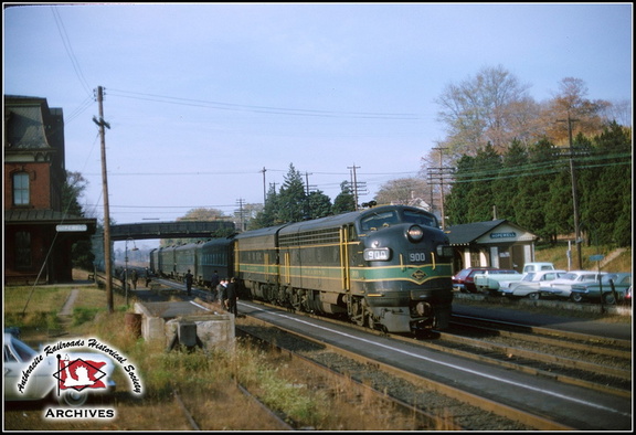 ARHS-Hw-1960s-HwBoro-Train-Station-Passenger-RDG-200-HwRR-ARHS-05