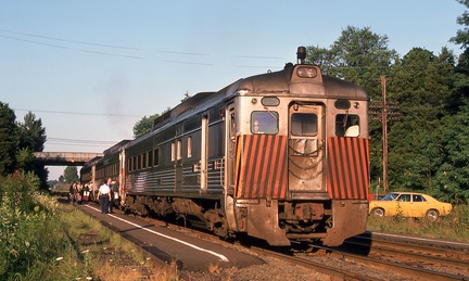 Curcio-Hw-Train-1976-08-03-027-Hopewell-Station-Passengers-to-NY-DMF