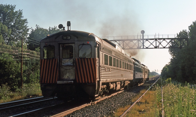 Curcio-Hw-Train-1976-08-03-029-Hopewell-Station-Passengers-to-NY-DMF.jpg