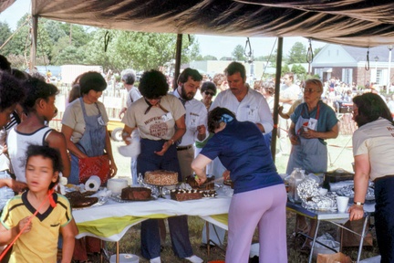 1981-HwBoro-Comm-Day-Bake-Sale-EBroad-REL 05