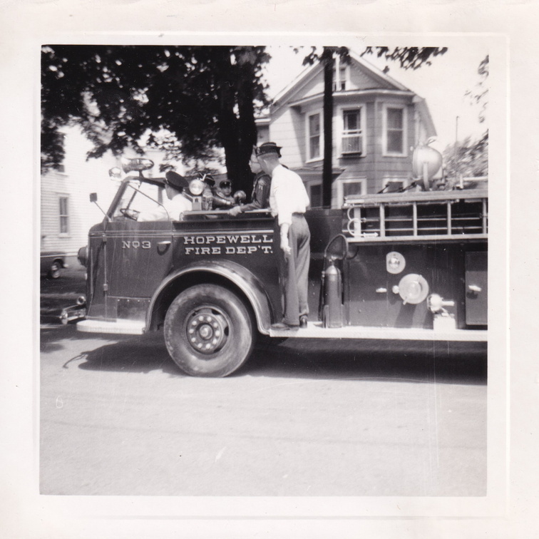 1960-HwBoro-Fire-Parade-Labaw-Columbia-west-01