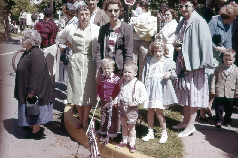 1961-HwBoro-Memorial-Parade-Devlin-02-Crowd.jpg