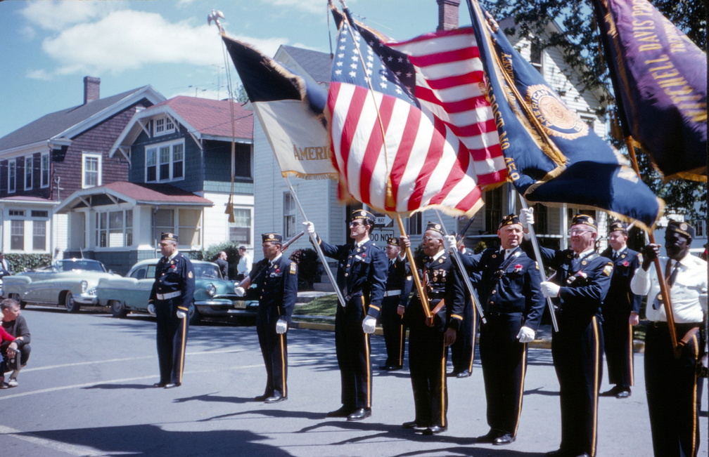 1961-HwBoro-Memorial-Parade-Gantz-06-Seminary-East-Flags