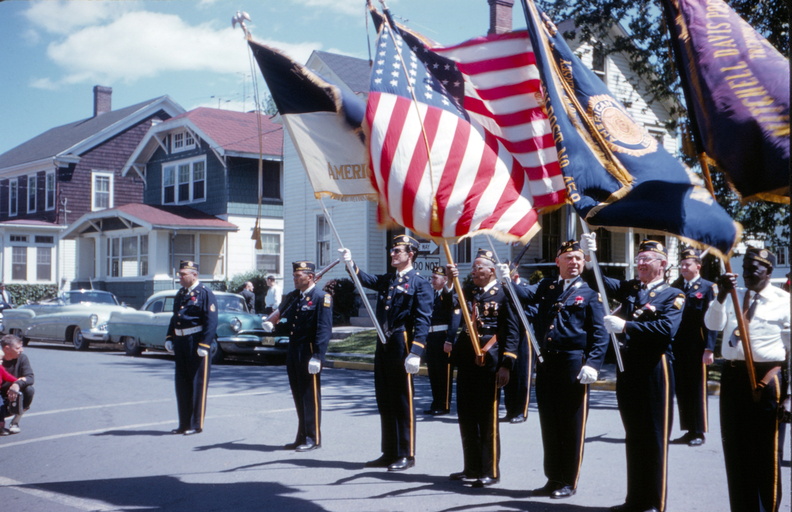 1961-HwBoro-Memorial-Parade-Gantz-06-Seminary-East-Flags