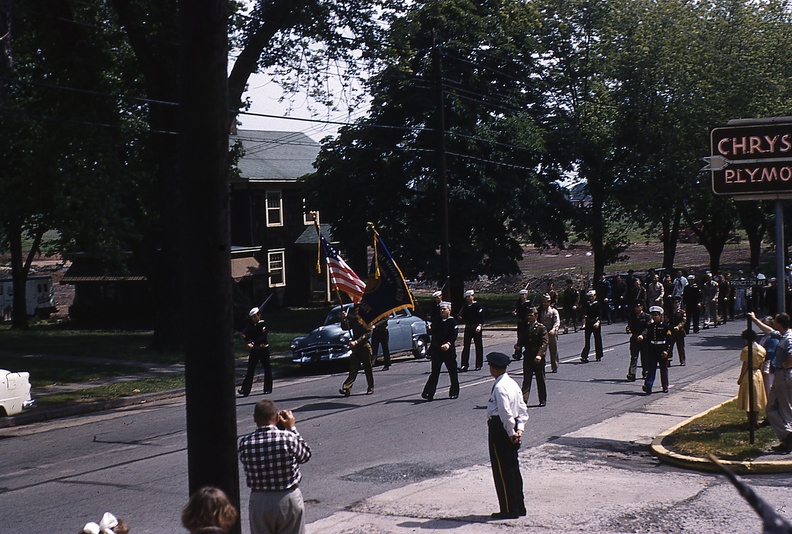 1961s1-HwBoro-Memorial-Parade-Kintner-Labaw_19-Broad-east-Princeton-Lanning-milk.jpg