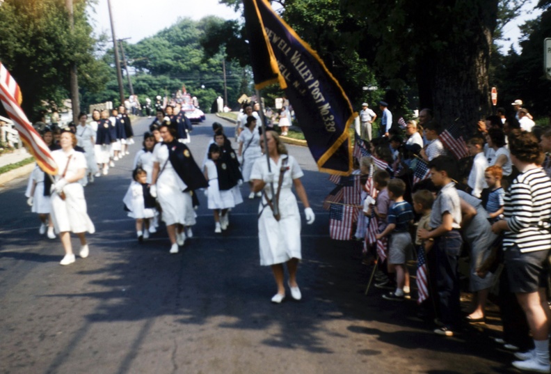 1961s5-HwBoro-Memorial-Parade-Kintner-Labaw_35-Greenwood-north-Railroad-Bridge-Legion.jpg
