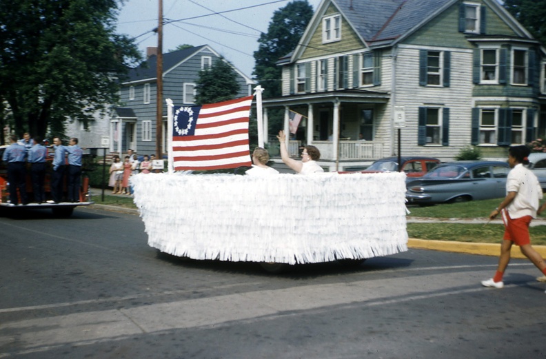 1961s5-HwBoro-Memorial-Parade-Kintner-Labaw_37-Model-Greenwood-west.jpg