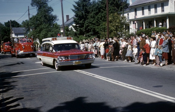 1961s7-HwBoro-Memorial-Parade-Kintner-Labaw 46-Broad-west-Greenwood