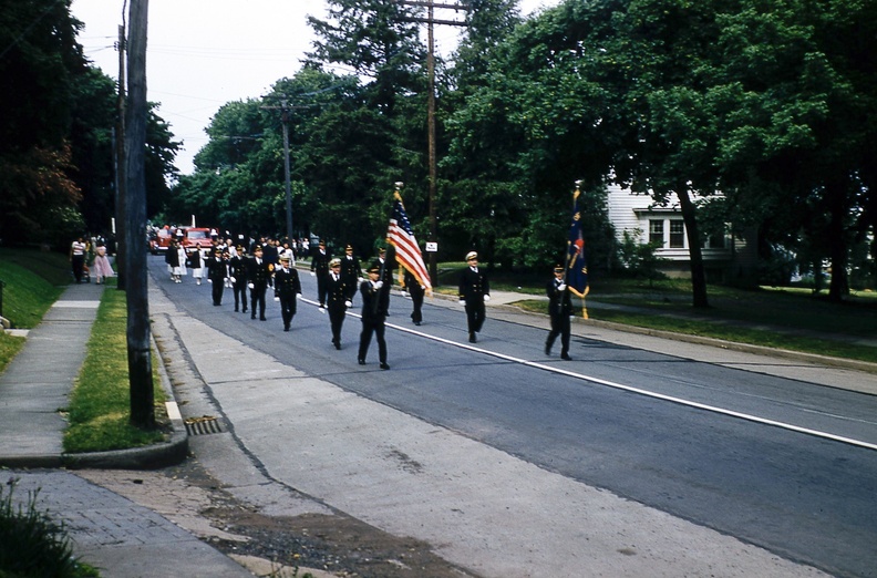 1962s2-HwBoro-Memorial-Parade-Kintner-Labaw_23-Broad_West-86_88-west.jpg