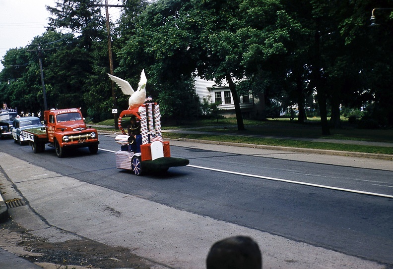 1962s2-HwBoro-Memorial-Parade-Kintner-Labaw_25-Broad_West-86_88-west.jpg
