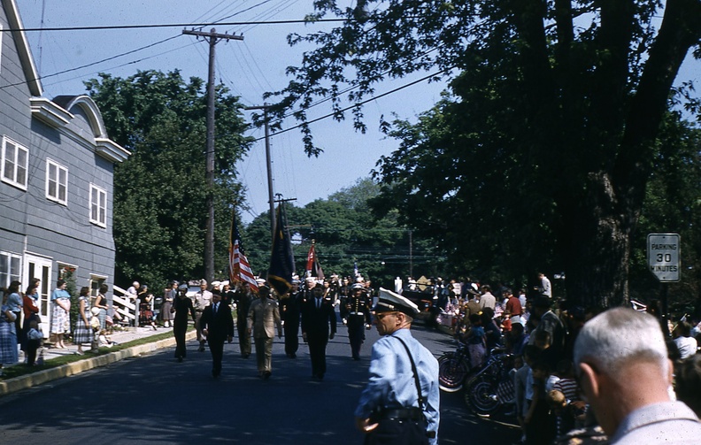 1962s3-HwBoro-Memorial-Parade-Kintner-Labaw_27-Greenwood-north-Railroad-Bridge.jpg