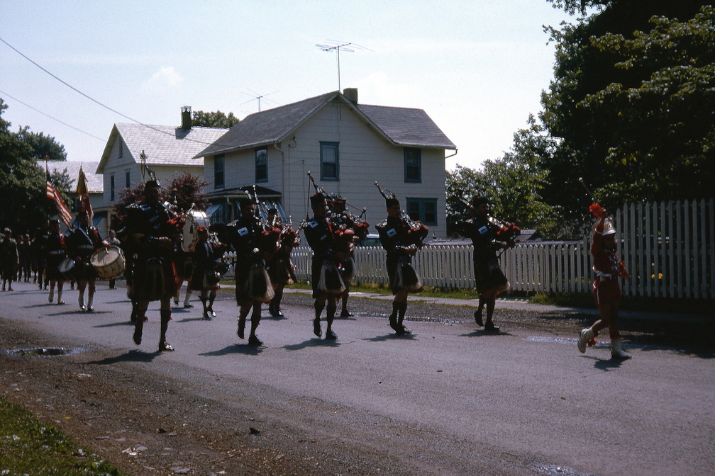 1963-HwBoro-Memorial-Parade-Devlin-03-Prospect East