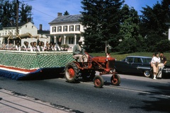1964-HwBoro-Memorial-Parade-Devlin-02-Broad West