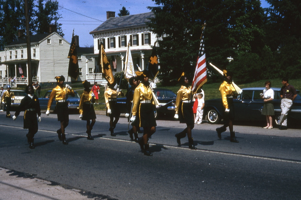1964-HwBoro-Memorial-Parade-Devlin-03-Broad West