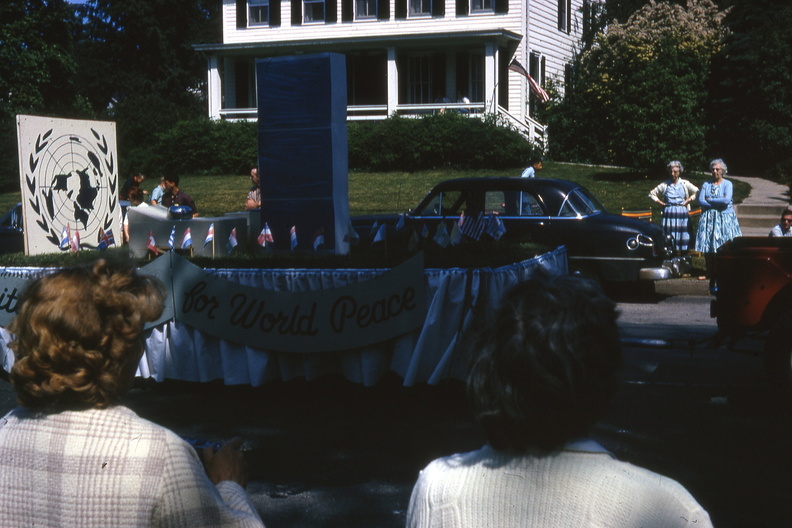 1964-HwBoro-Memorial-Parade-Devlin-06-Broad_West.jpg