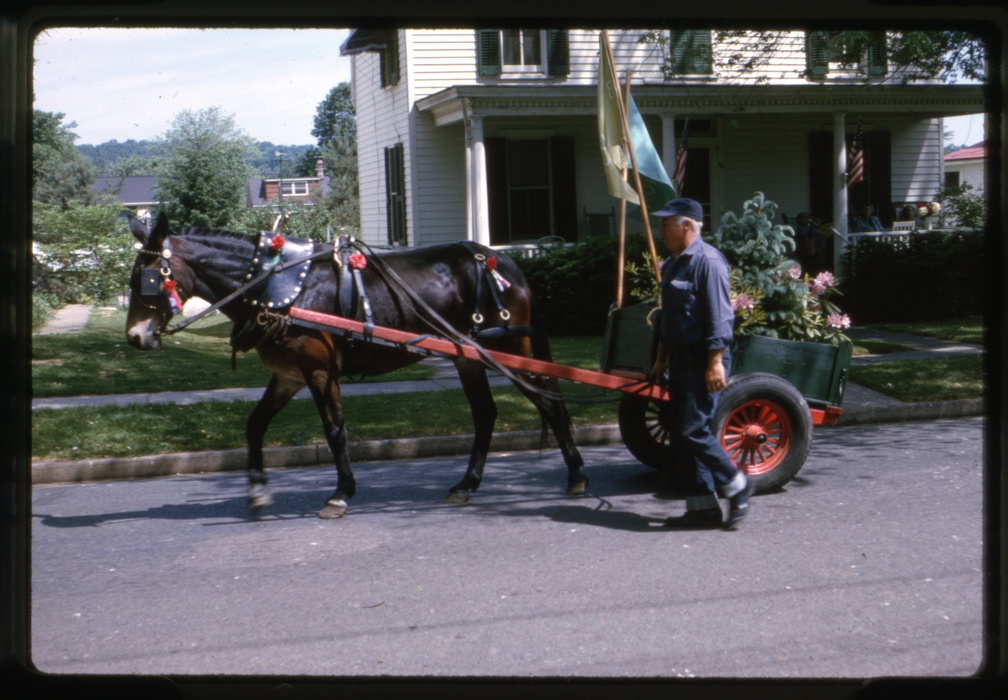 1964-HwBoro-Memorial-Parade-Labaw 145-Columbia-Cart