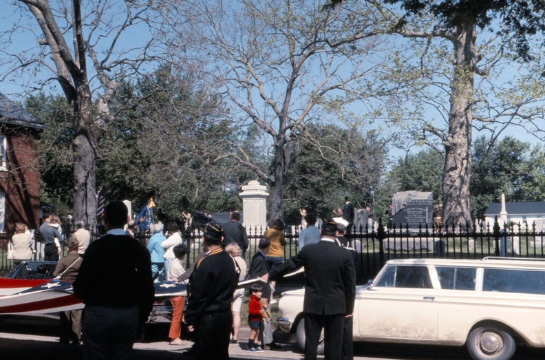 1967-HwBoro-Memorial-Parade-Gantz-15-Old-School-Baptist.jpg