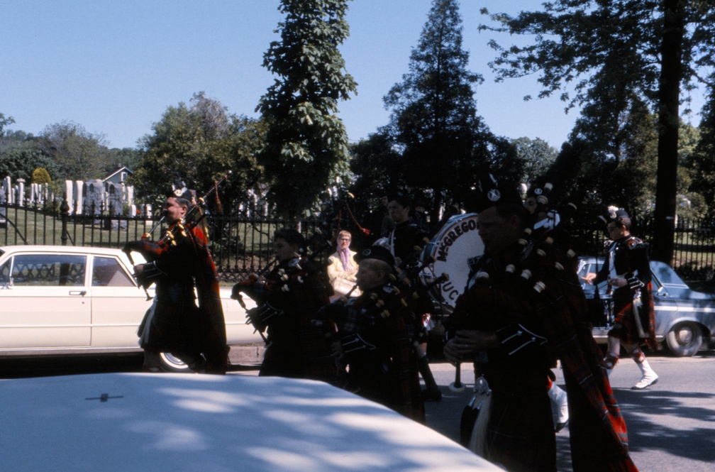 1967-HwBoro-Memorial-Parade-Gantz-18-Old-School-Baptist
