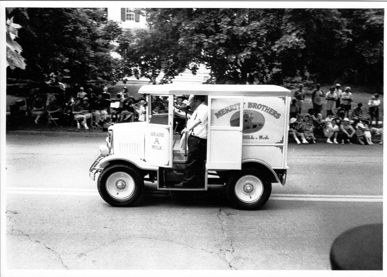 1992-HwBoro-Memorial-Parade-Sudlow-10-Merritt-Milk.jpg