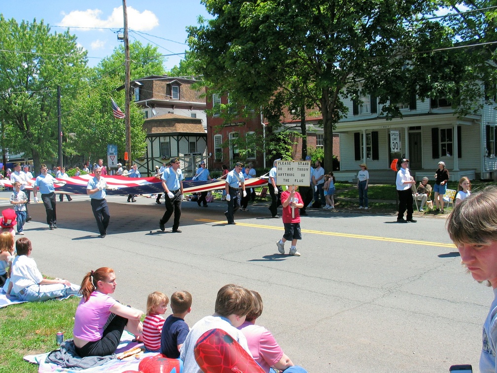 2005-HwBoro-Memorial-Parade-Gantz-45-Broad East-11-Legion Flag