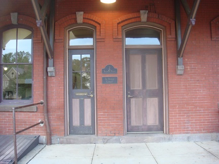 2012-HwBoro-Train-Station-Set-Drive-Doors-KHG-800