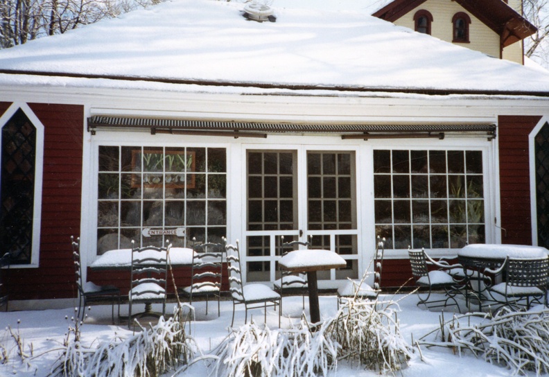 1984-01-Soupe_du_Jour-Exterior-snow-PLP.jpg