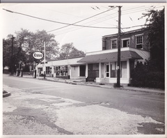 Broad East-038-1952-ph-Esso Wearts Store-DHS