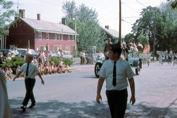 Broad East-044-1969-ph-Memorial Parade-TD 01