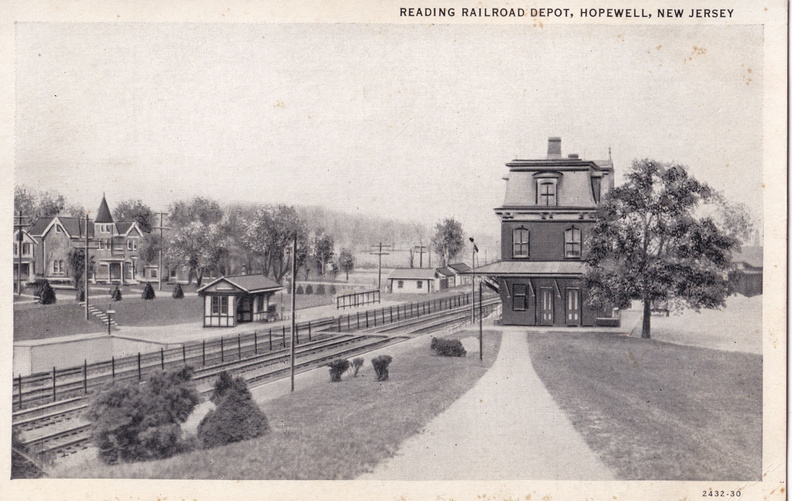 Railroad-002-1934-pc-RR_Reading_Station_walk_east-Cutter_HwRR-MZ.jpg