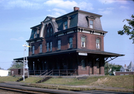 Railroad-002-1963-ph-Train Station EB Signal-HwRR-HRA