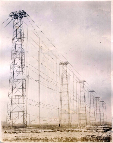 1930-Pole-Farm-ATT-Lvle-Antennas-SAm-OTSW_220930.jpg