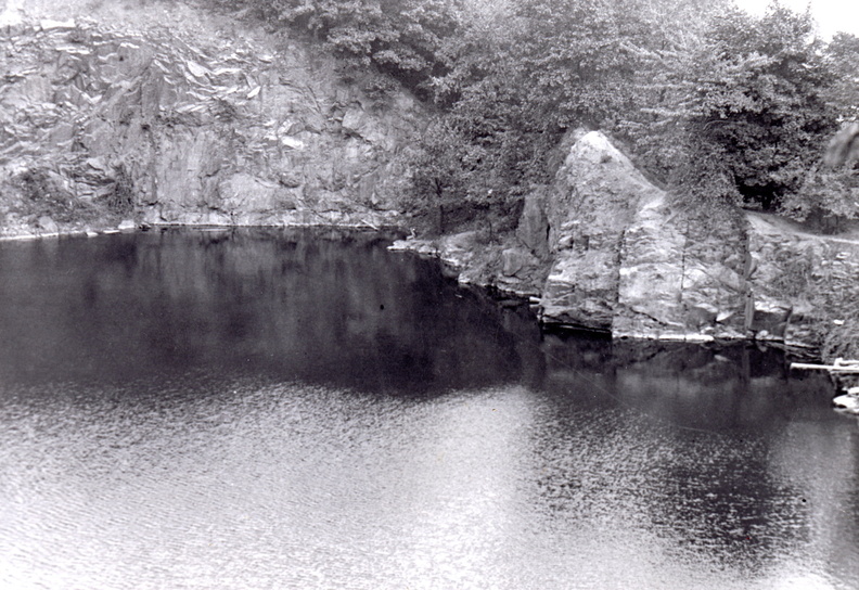 1950ce-Hw-Quarry-Lake-End-JML_BG_005.jpg