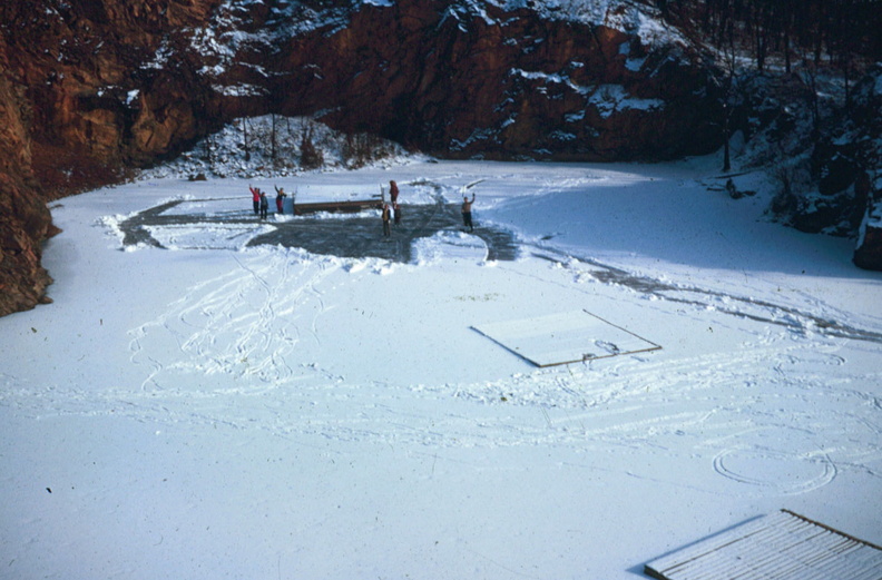 1960e-Hw-Quarry-Lake-Ice-Snow-NBK_idx01.jpg