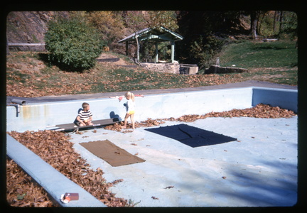 1963-10-Hw-Quarry-Pool-Empty-Kids-JML SL 163