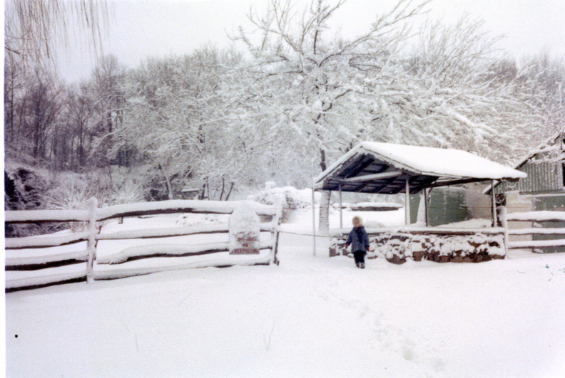 1964-02-Hw-Quarry-Entrance-Snow-Julie-Lowe-JML_BG_036.jpg