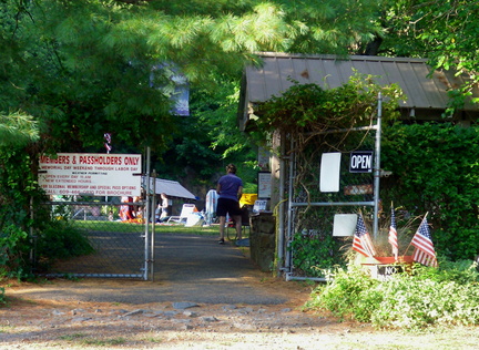 2011-07-05-Hw-Quarry-Entrance-Gate-In-NBK s1