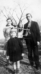1939-St Michaels-Farm-Klevze-Pop-Mom-Bird-RDK 2f