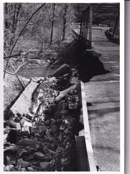 Washington_Crossing_Pennington_Rt546-240-1990-ph-Jacobs_Creek_Bridge_Collapse-DHS.jpg