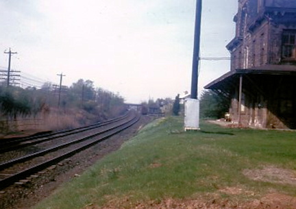 Railroad-016 018-1974-ph-Penn RR Station tracks north-PnRR-JED