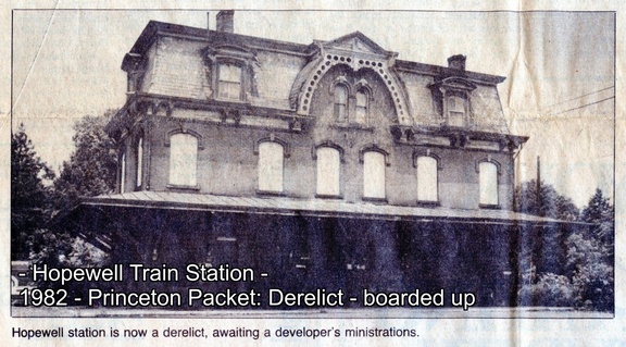 SL-ST2H-38-Hw-Station-1982-02-05-Princeton Packet-Hopewell-Station-Treasures2-derelict